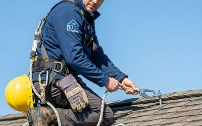 What Essential Roof Safety Gear Do Contractors Need?